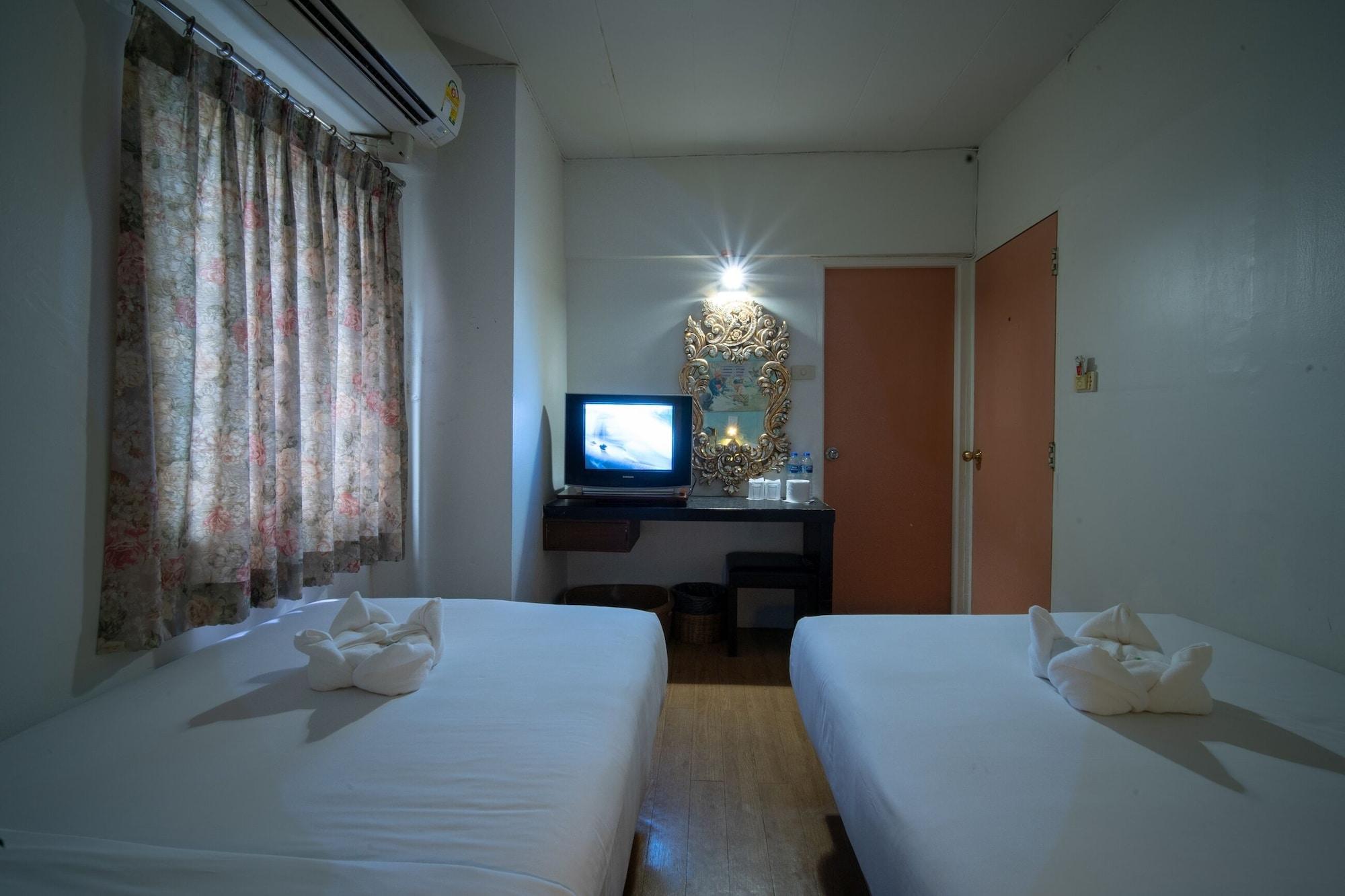 Sawasdee House Hotel Bangkok Exterior photo